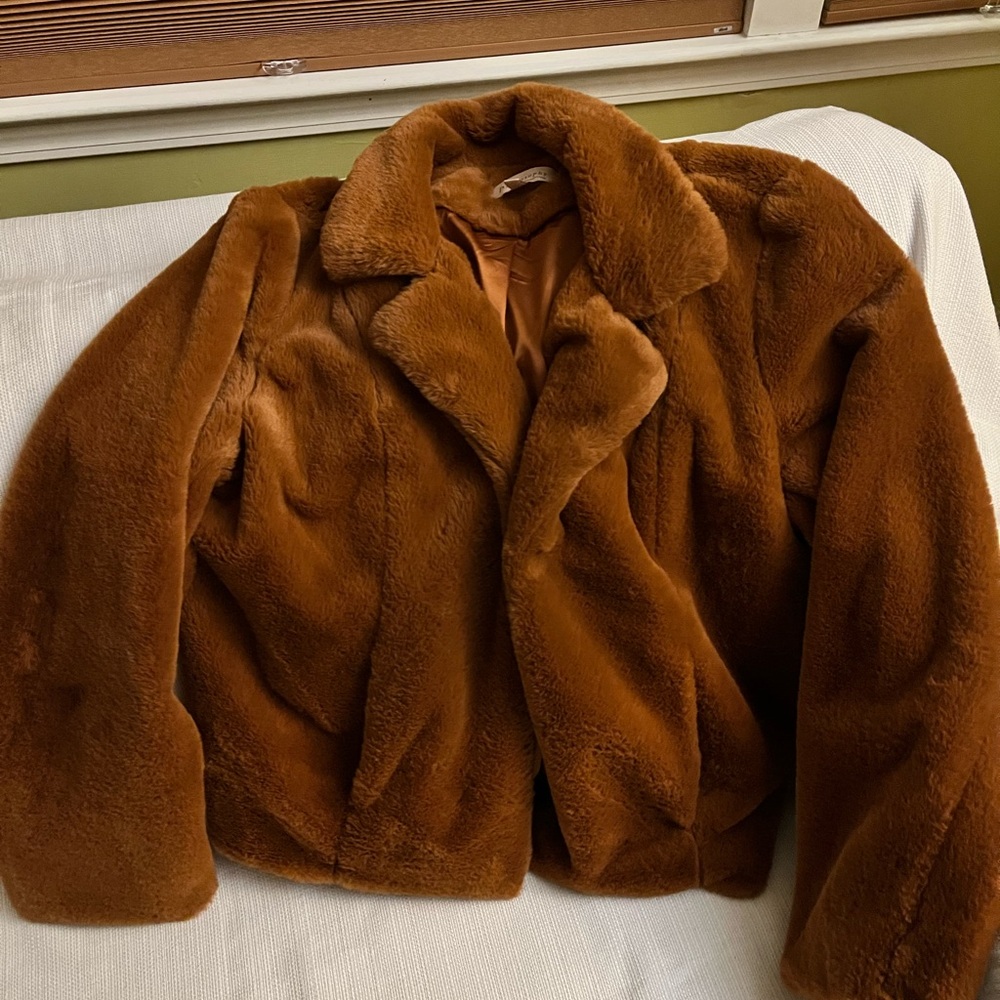 Luxurious Brown Faux Fur Coat - Picture 3 of 3